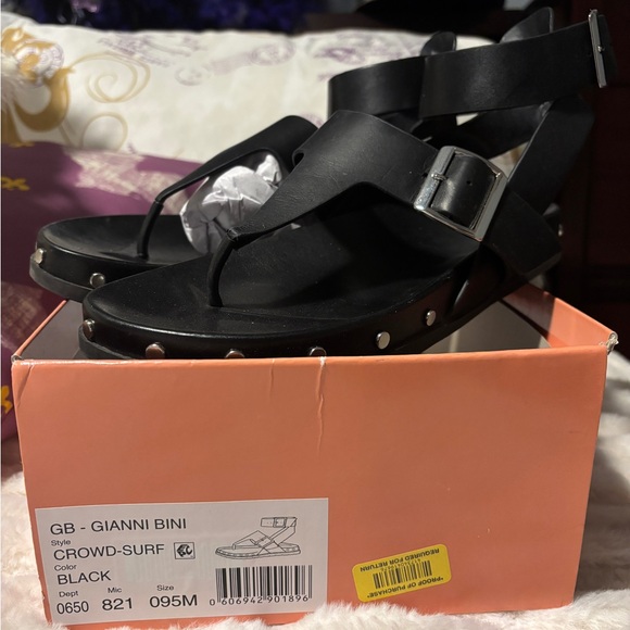 Gianna Bini Black Crowd-Surf Leather Sandals - Picture 4 of 7